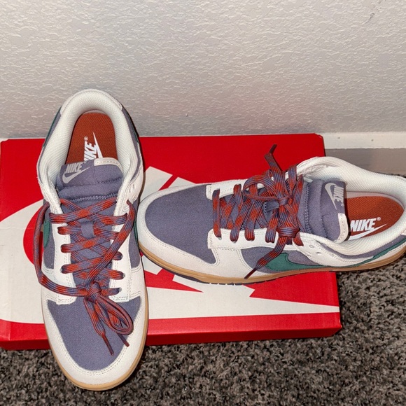 Nike Dunk Low Sneakers - Picture 6 of 6